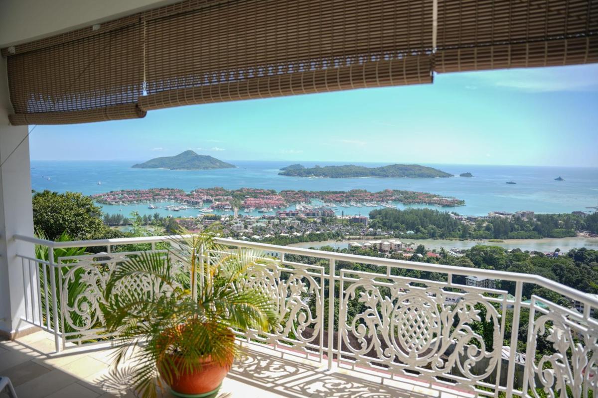 Elegant apartment in Les Mamelles 400 m² sea view - Housity