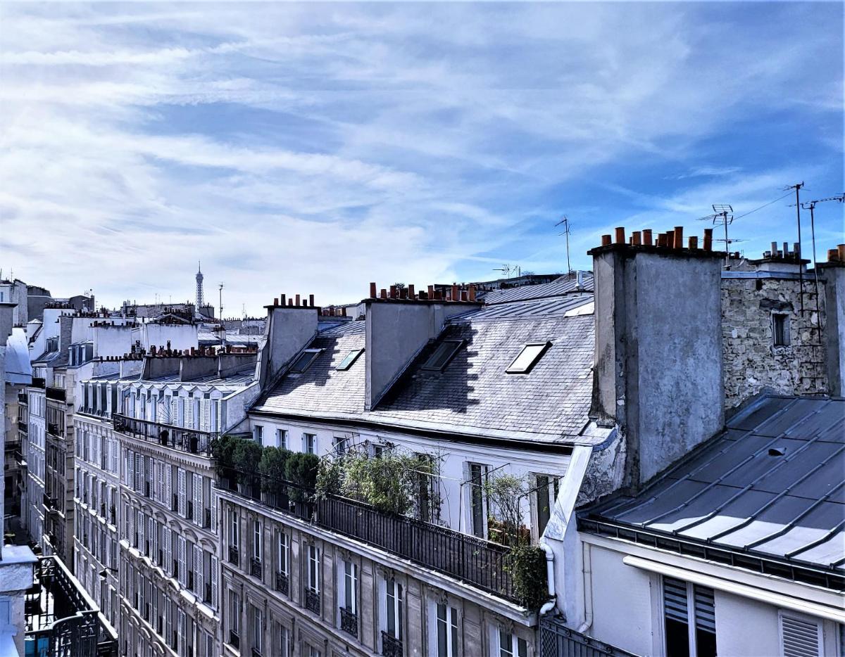 Vue générale sur Paris ou vue de la ville depuis l'hôtel