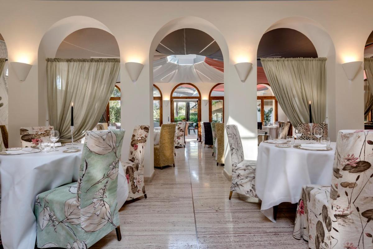 Augustus Hotel & Resort - Housity