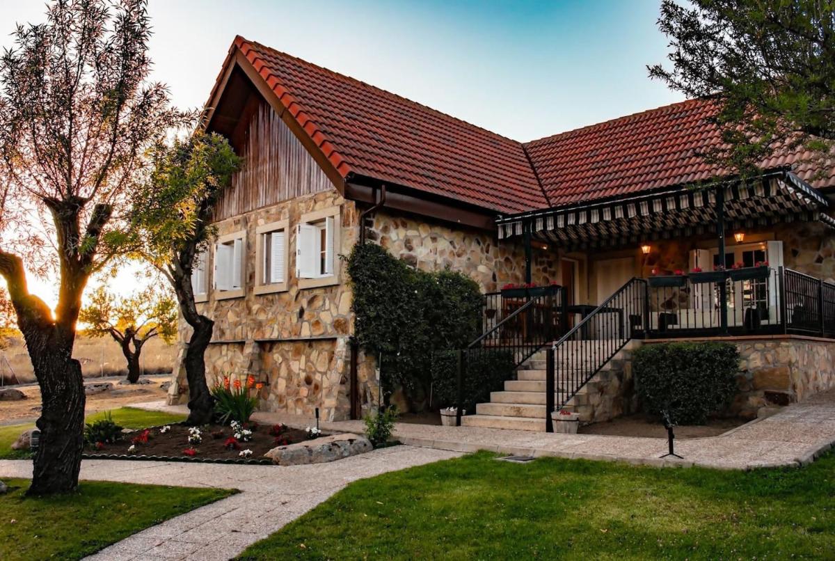 Una casita en el campo dentro de la ciudad - Housity