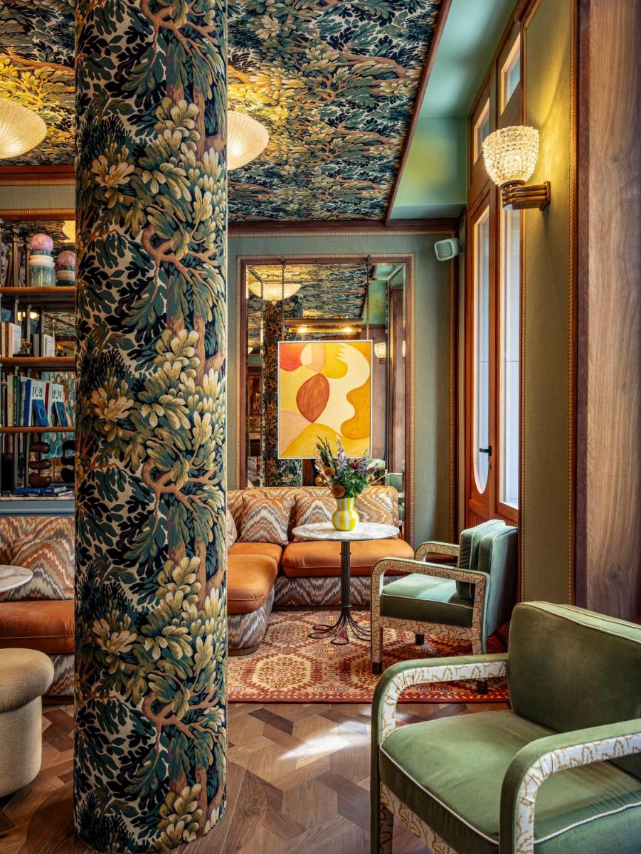 Coin salon dans l'établissement La Fantaisie