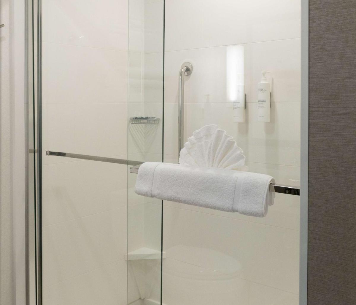 Hilton Garden Inn Austin Airport - Housity
