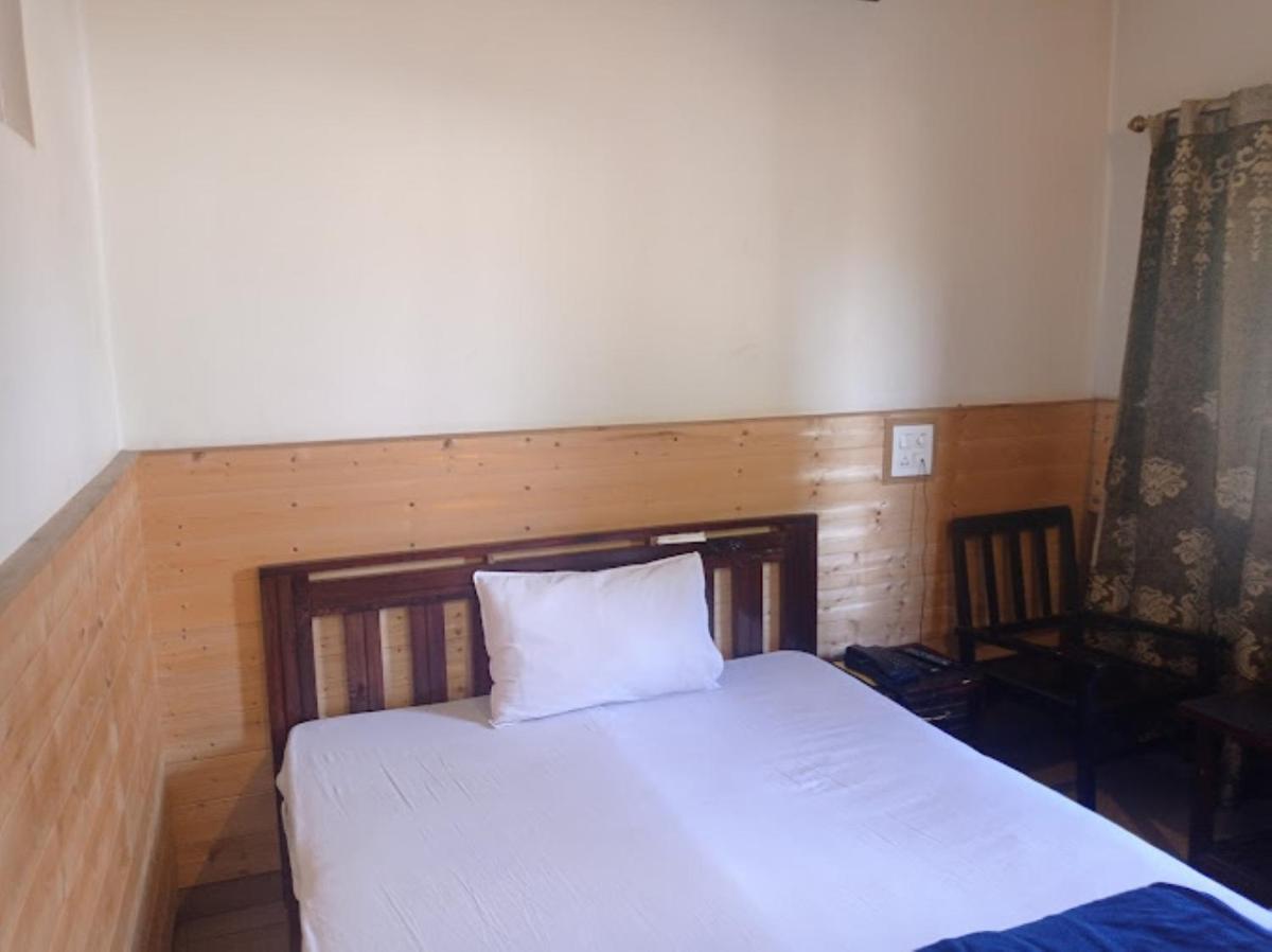 Pinez Guest House , Anantnag - Housity