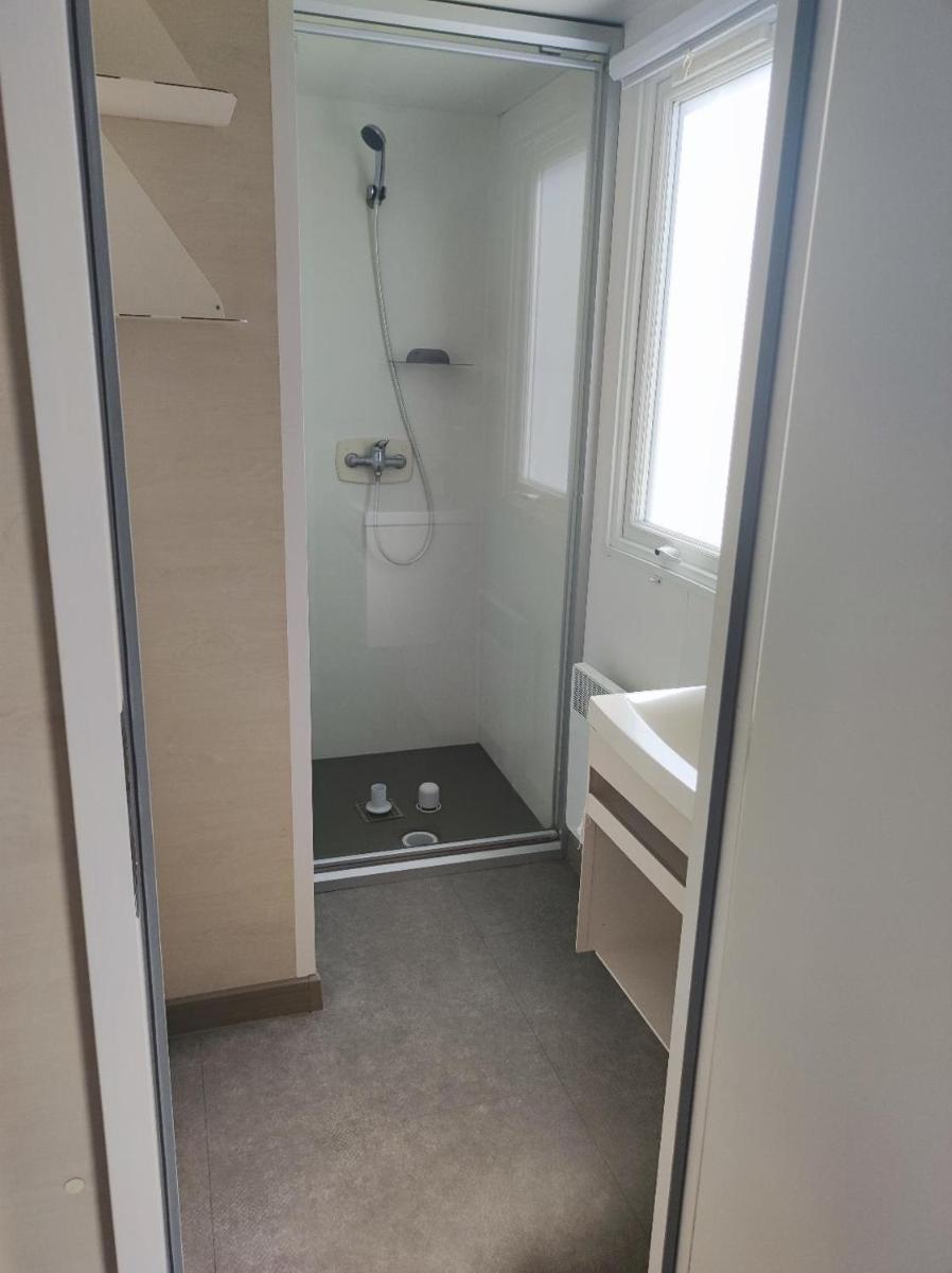 Mobil Home les pieds dans l'eau - Housity
