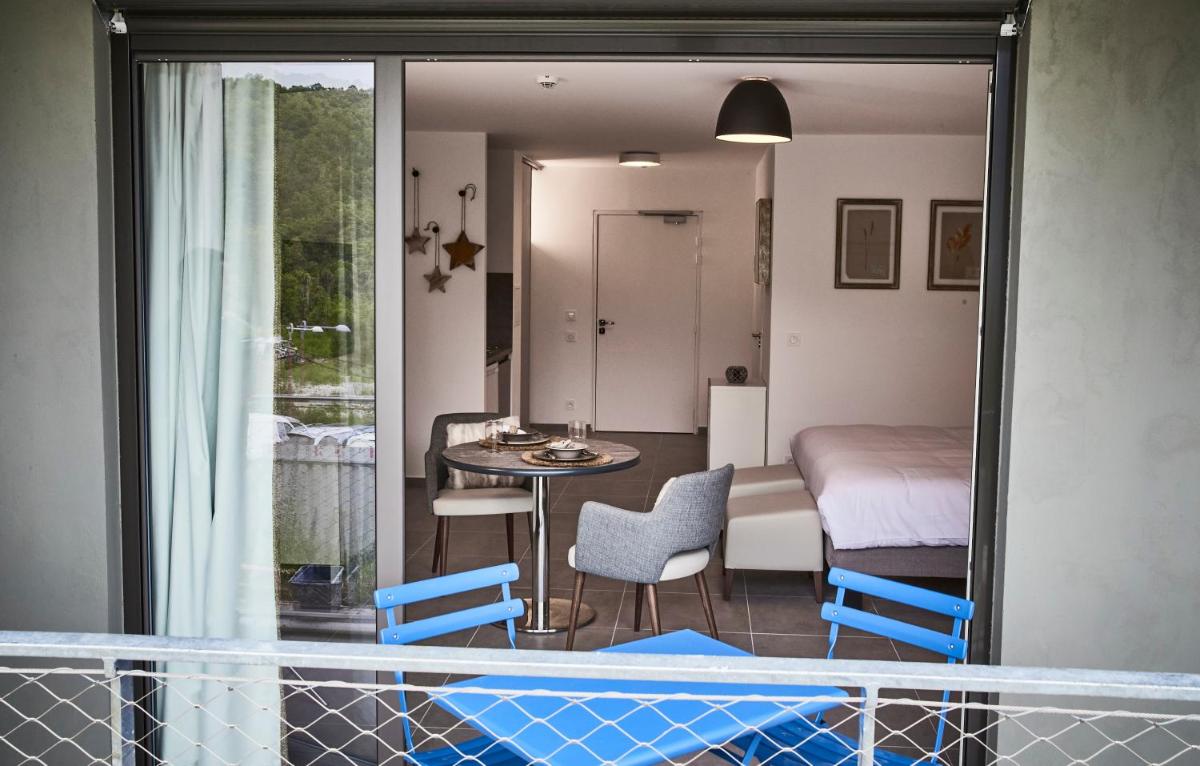 Coin salon dans l'établissement Pure Thermal Residence