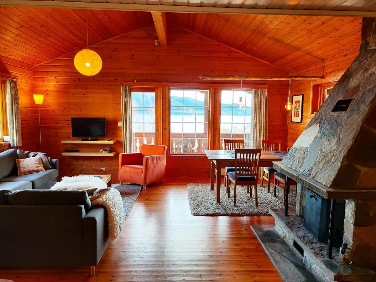 Cosy chalet, 100m2 with fjordview! - Housity