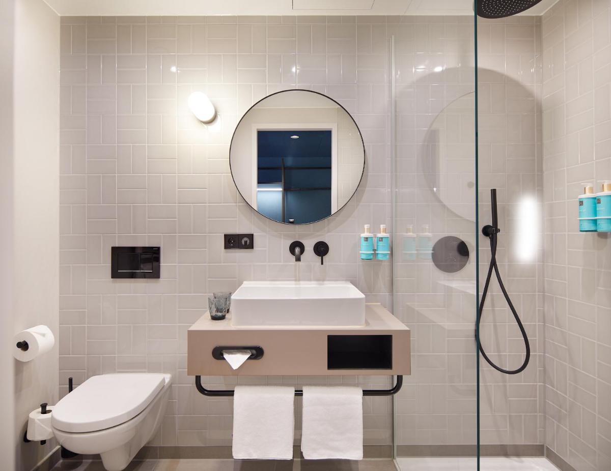 Novotel Hamburg Central Station - Housity