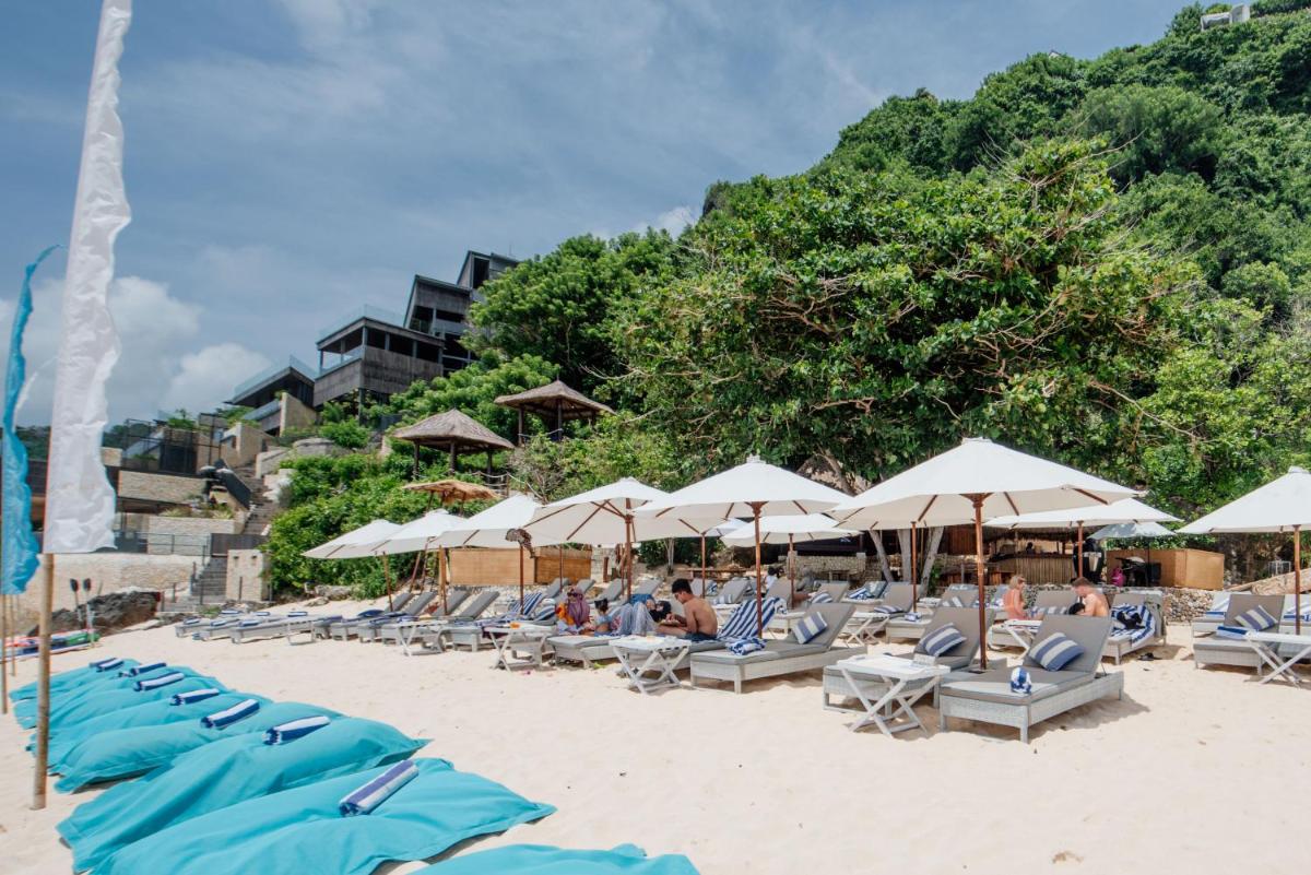 Top 5 star BALI RESORT VILLA KARUNA 4 bedrooms - Housity