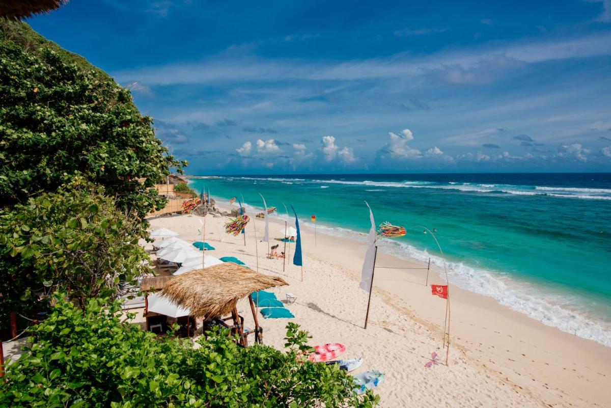 Top 5 star BALI RESORT VILLA KARUNA 4 bedrooms - Housity