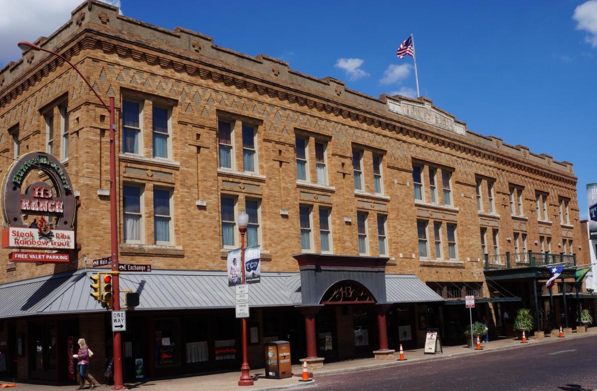 Stockyards Hotel - Housity