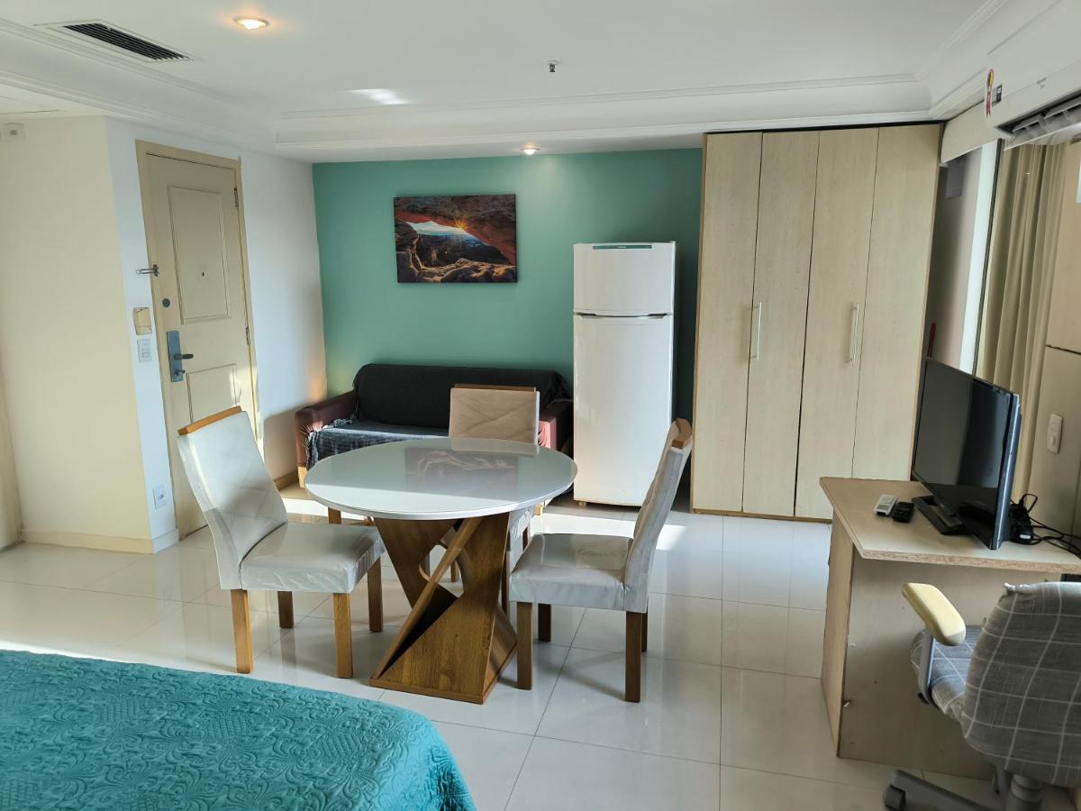 Barra Prime Flats, Ed Mediterrâneo, wi-fi 400Mb, balsa pra praia grátis, ar condicionado novo! - Housity