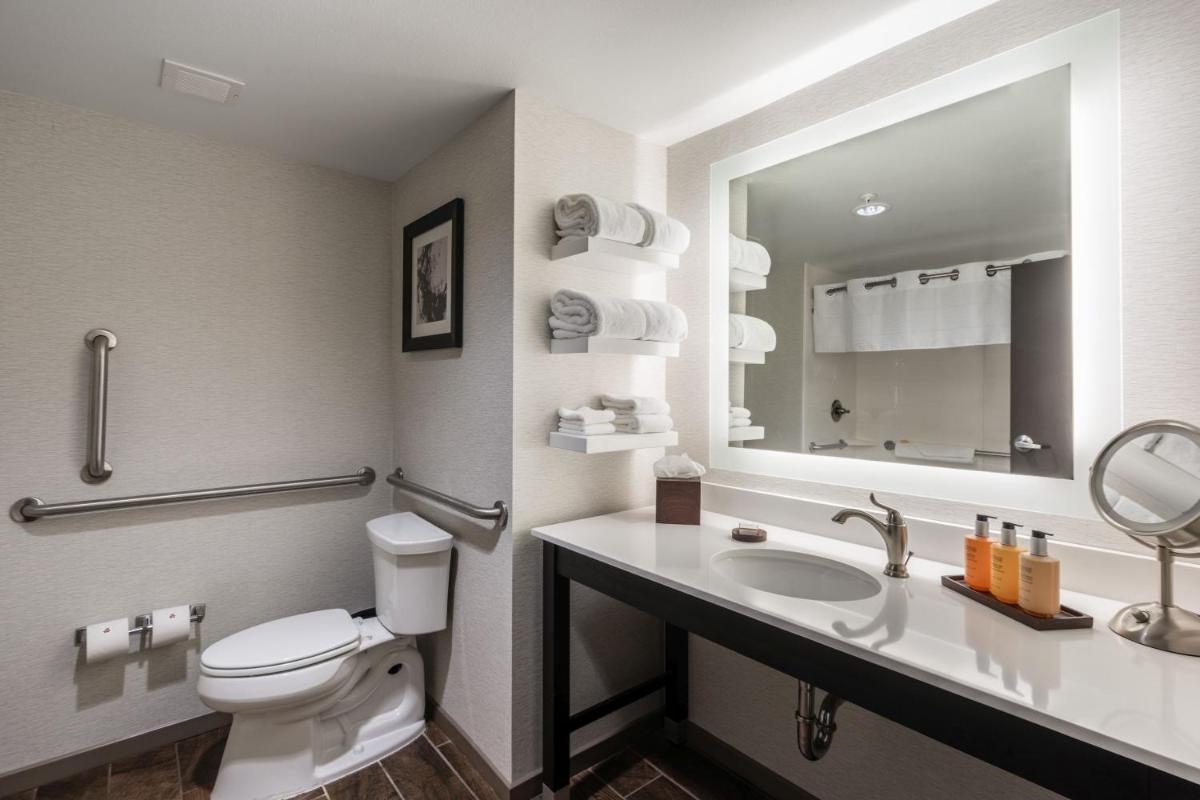 Shangri-La Resort - Housity