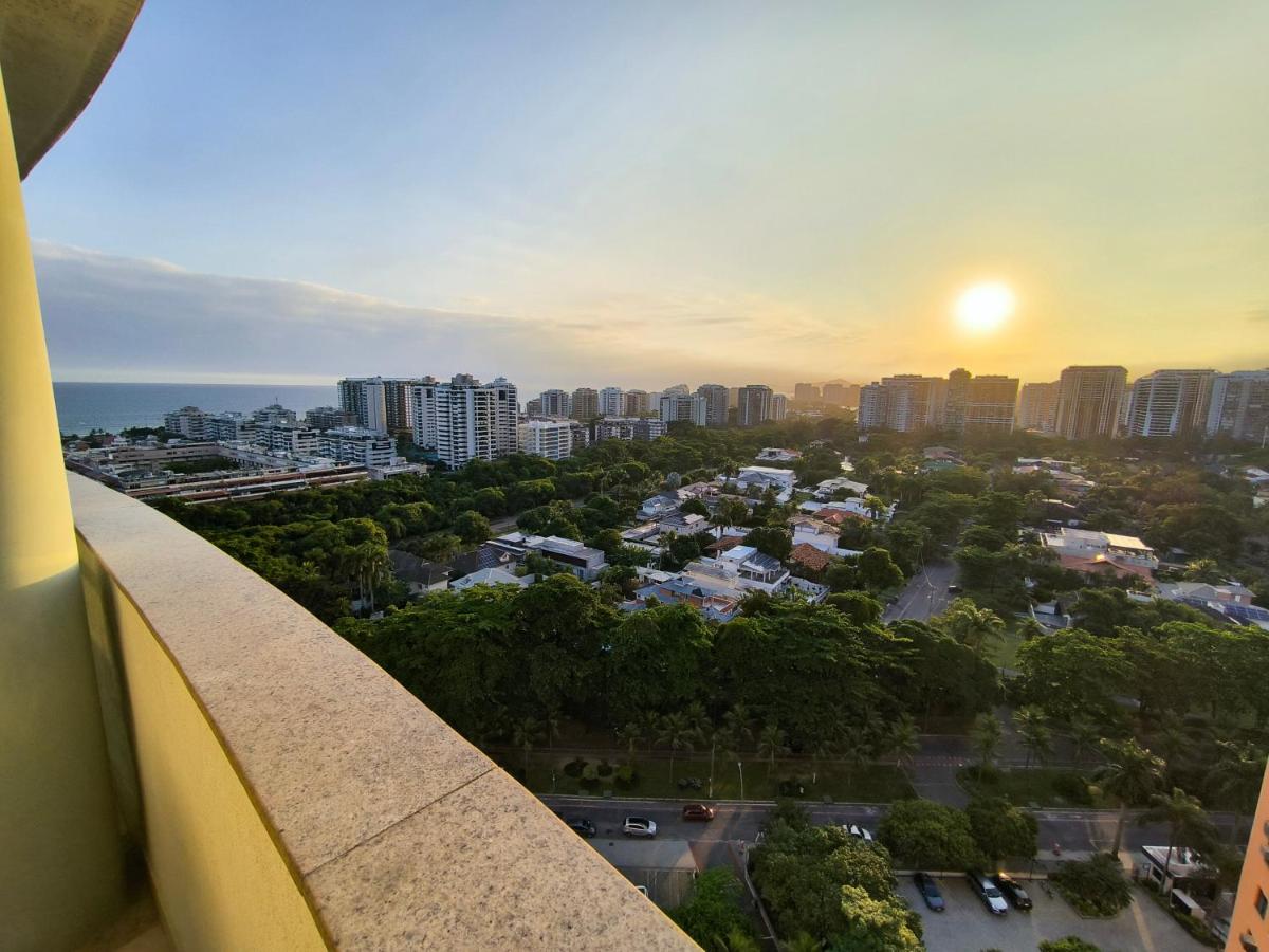 Barra Prime Flats, Ed Mediterrâneo, wi-fi 400Mb, balsa pra praia grátis, ar condicionado novo! - Housity