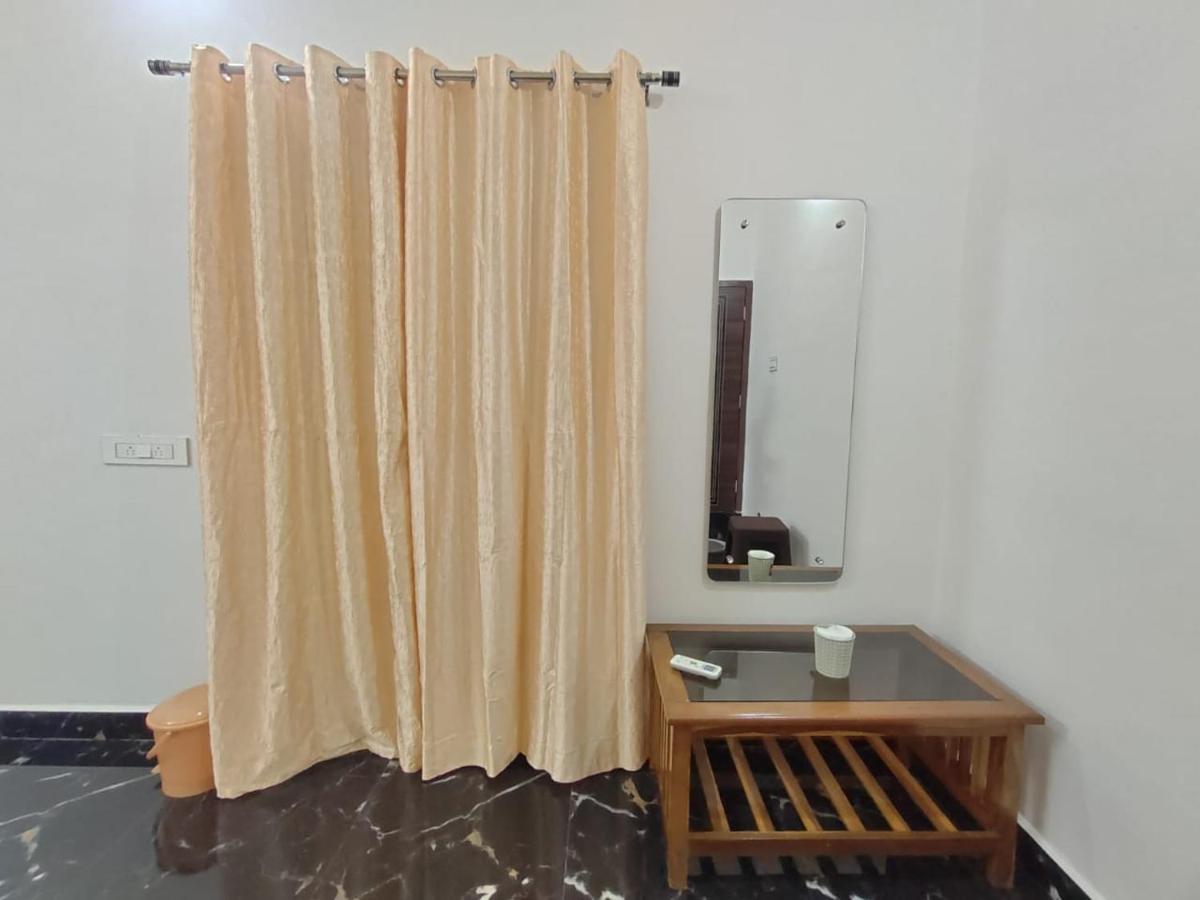 ATHARV GUEST HOUSE - Housity
