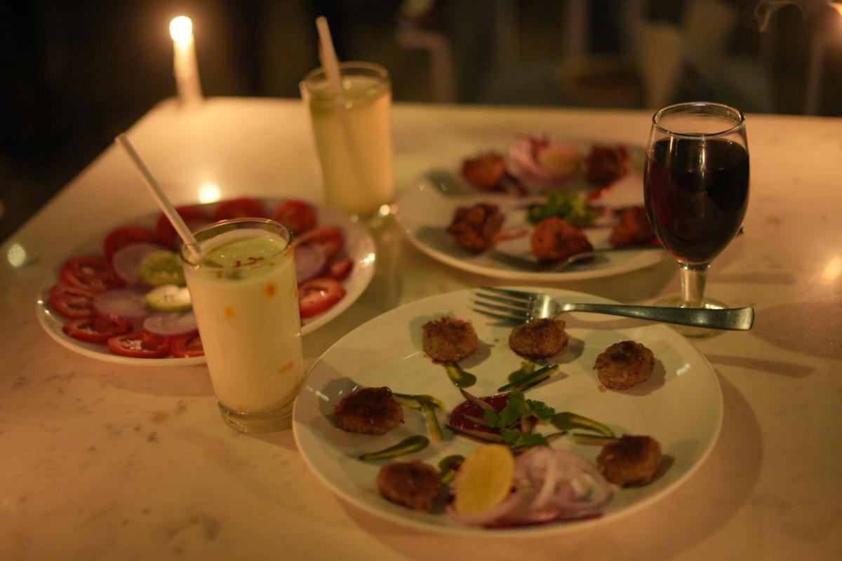 Hotel Darshan - Housity