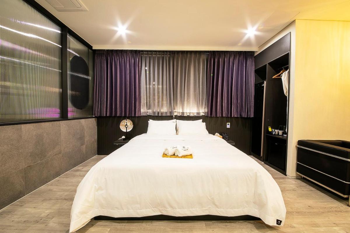 Epoche Hotel - Housity