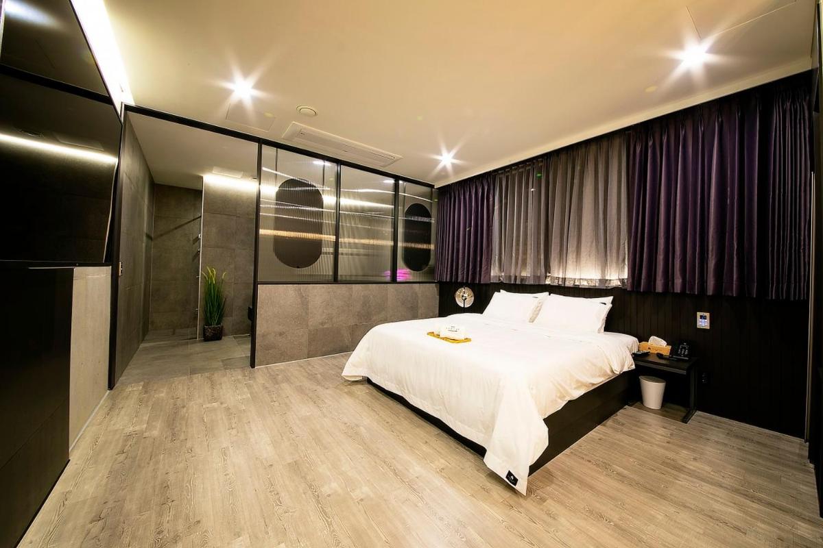 Epoche Hotel - Housity