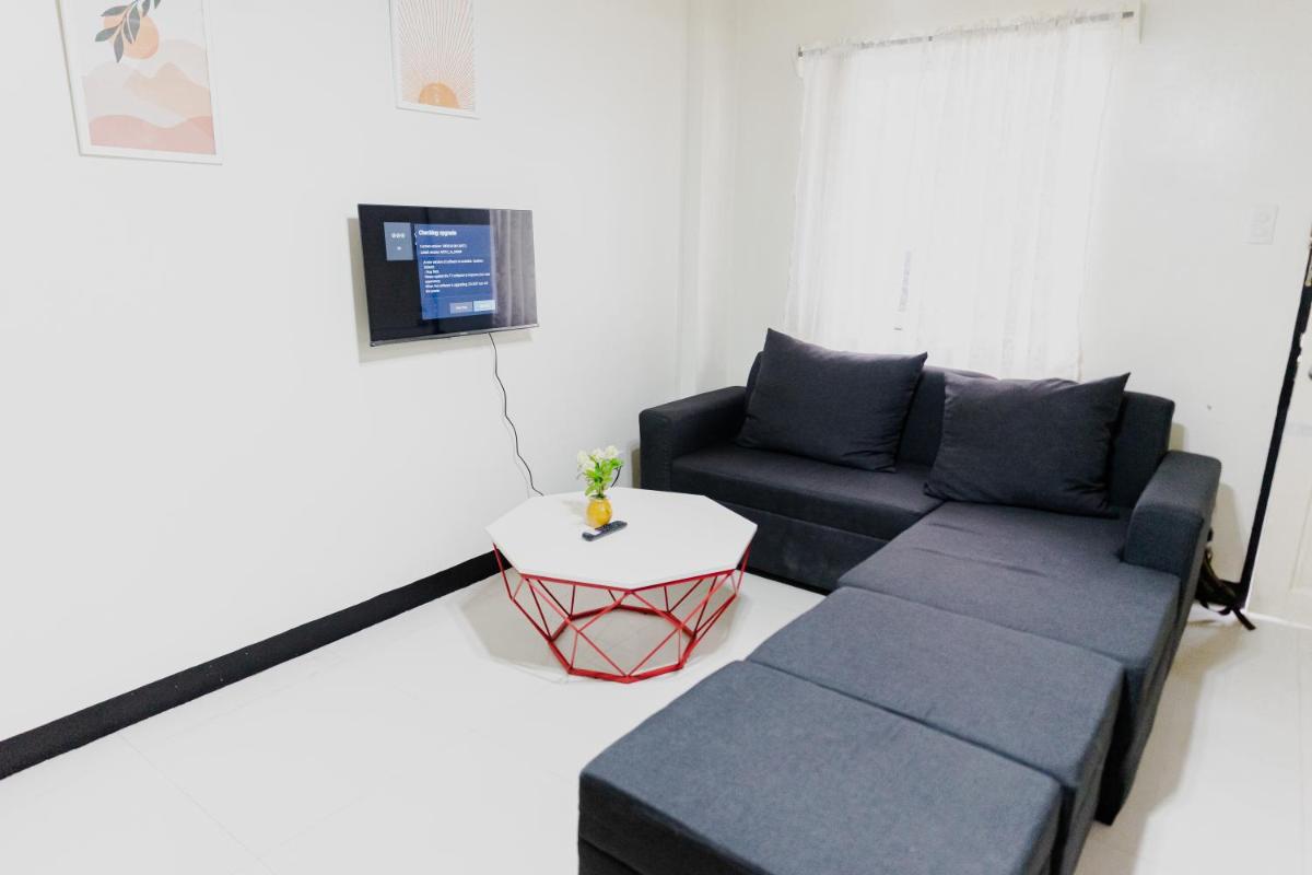THE GRAY AURORA - Housity