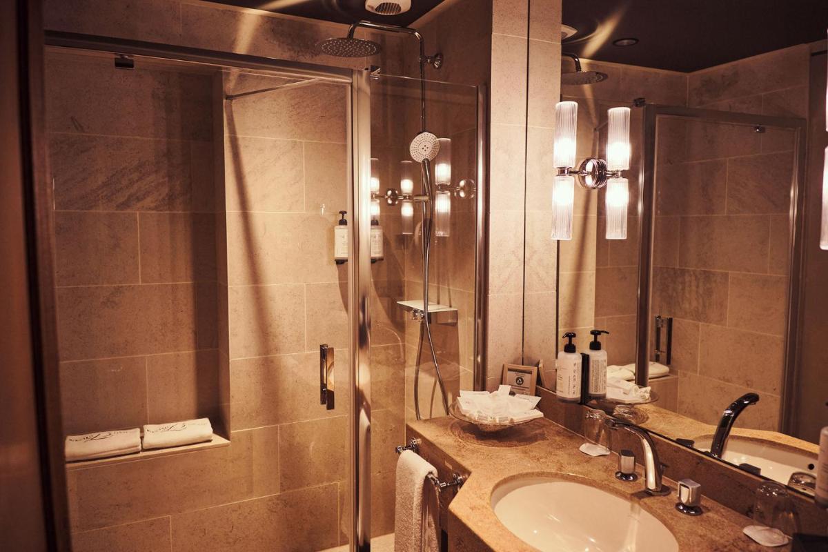 Salle de bains dans l'établissement Relais Bernard Loiseau