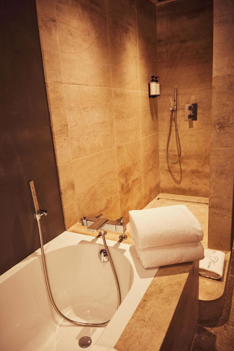 Salle de bains dans l'établissement Relais Bernard Loiseau