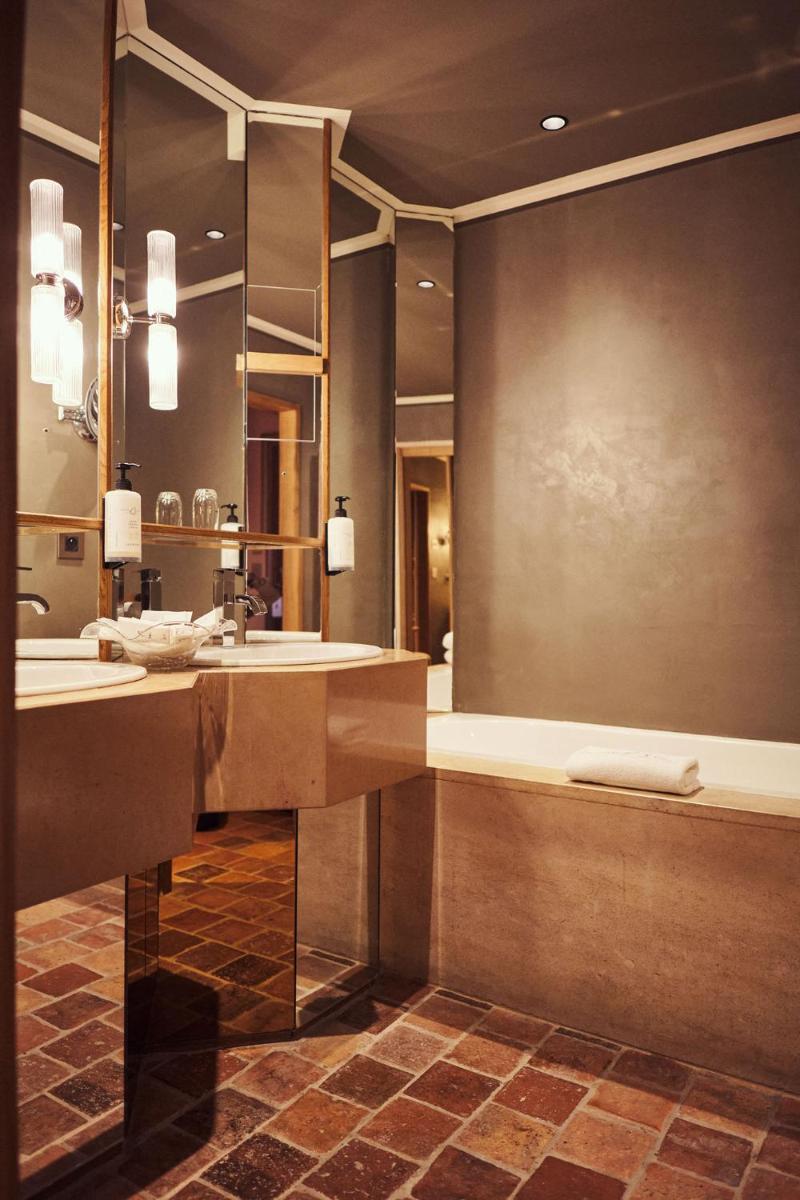 Salle de bains dans l'établissement Relais Bernard Loiseau