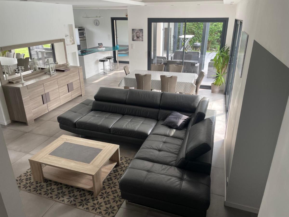 Grande villa avec piscine et spa - Housity
