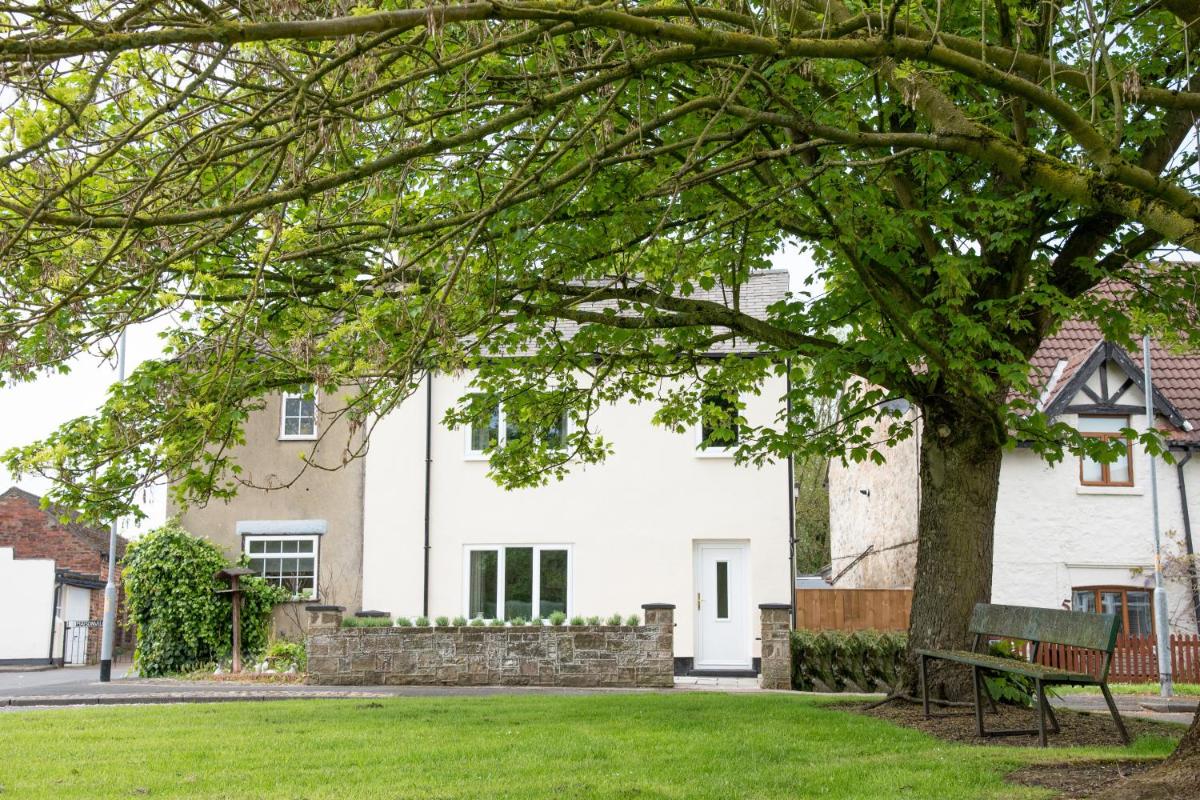 Stay Northside - Luxury 2 Bedroom, Holiday and Corporate Stays, Aycliffe, County Durham, Durham - Housity