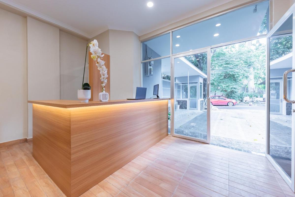 RedDoorz Plus @ Bagusrangin Street 2 - Housity