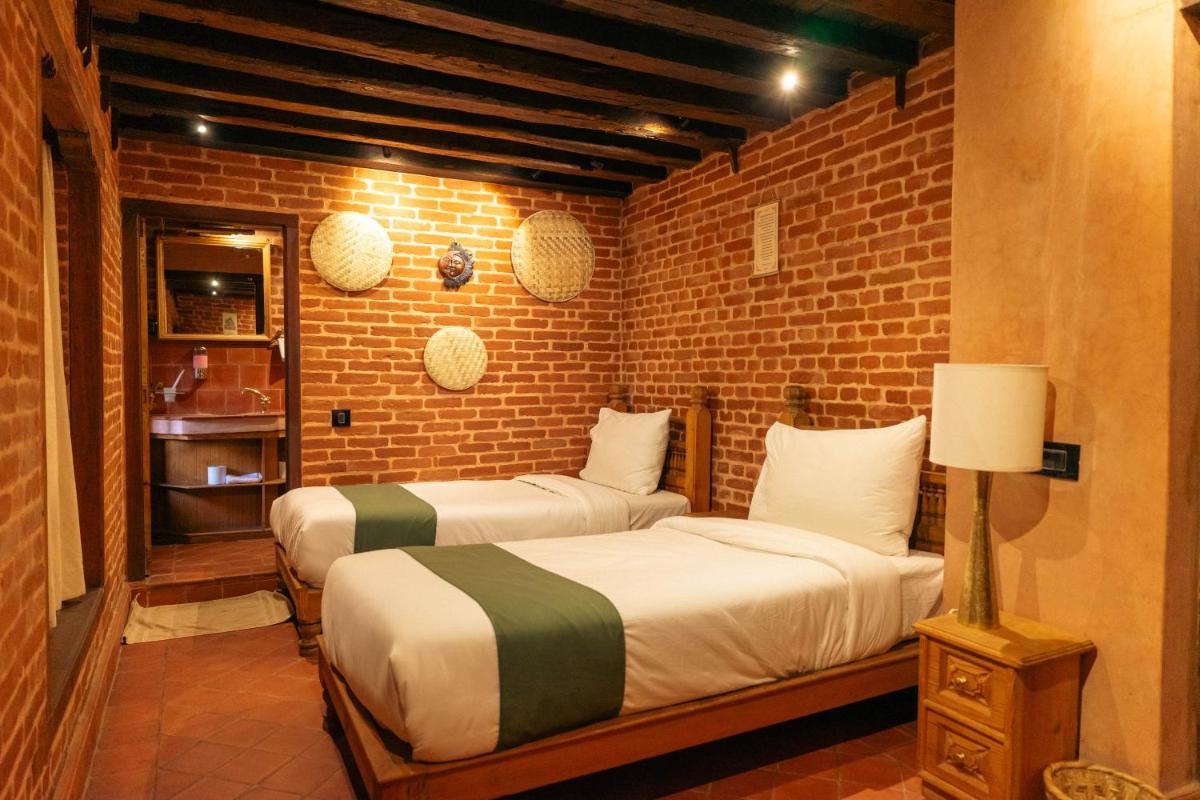 Manju Baha Hotel - Hizvo