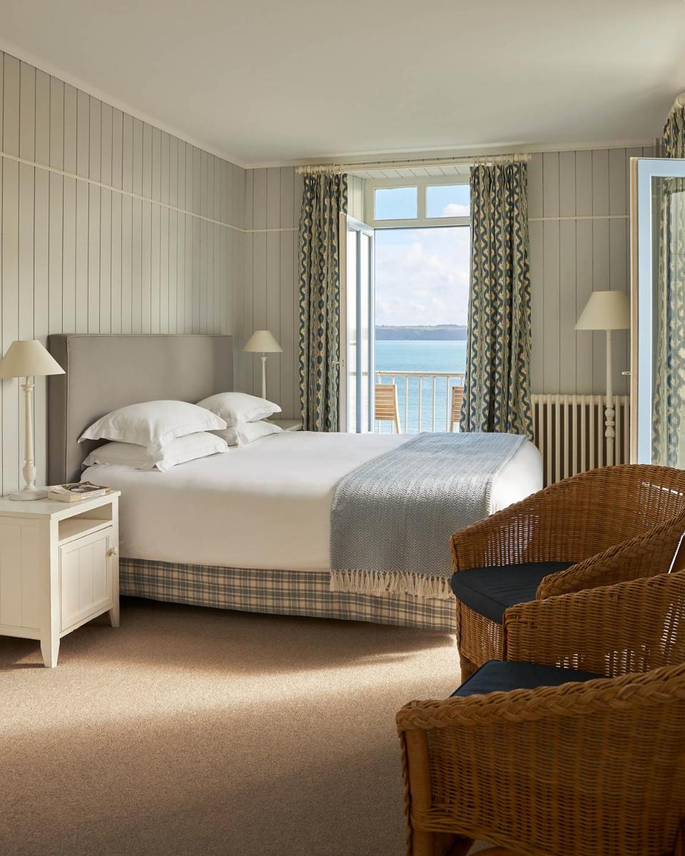 Un ou plusieurs lits dans un hébergement de l'établissement Le Grand Hotel des Bains & Spa - Bretagne