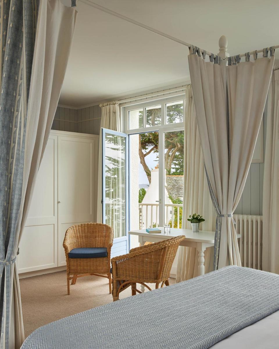 Un ou plusieurs lits dans un hébergement de l'établissement Le Grand Hotel des Bains & Spa - Bretagne