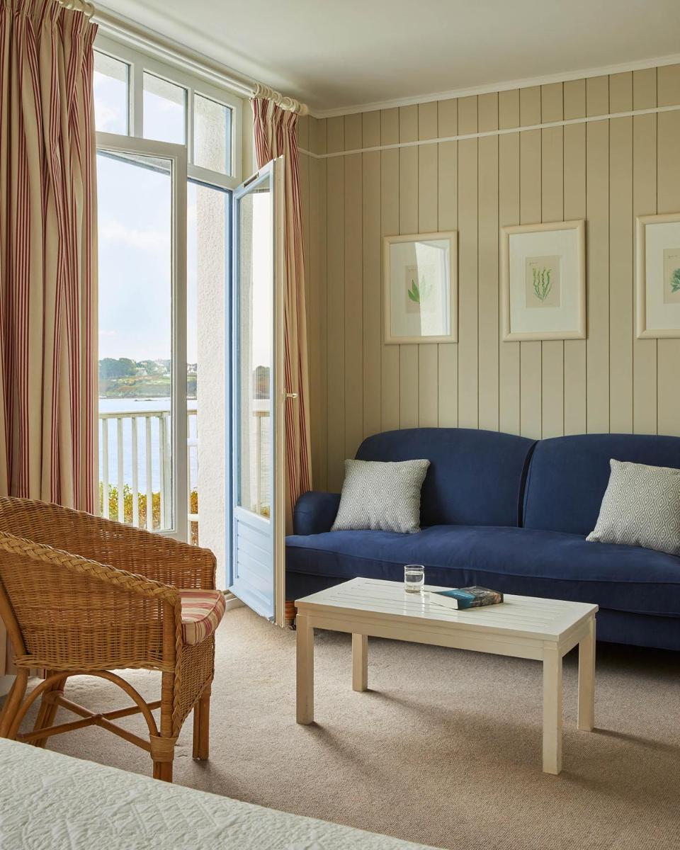 Coin salon dans l'établissement Le Grand Hotel des Bains & Spa - Bretagne