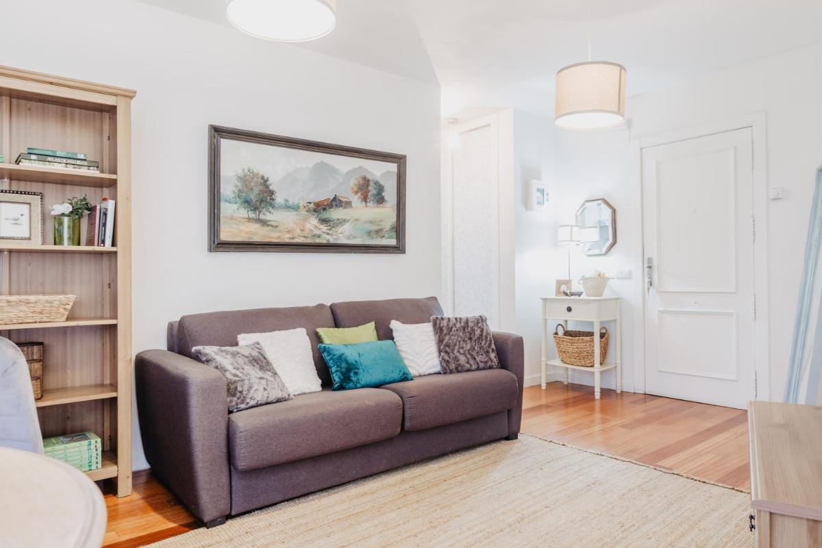 Apartamento céntrico con parking y wifi gratis - Housity