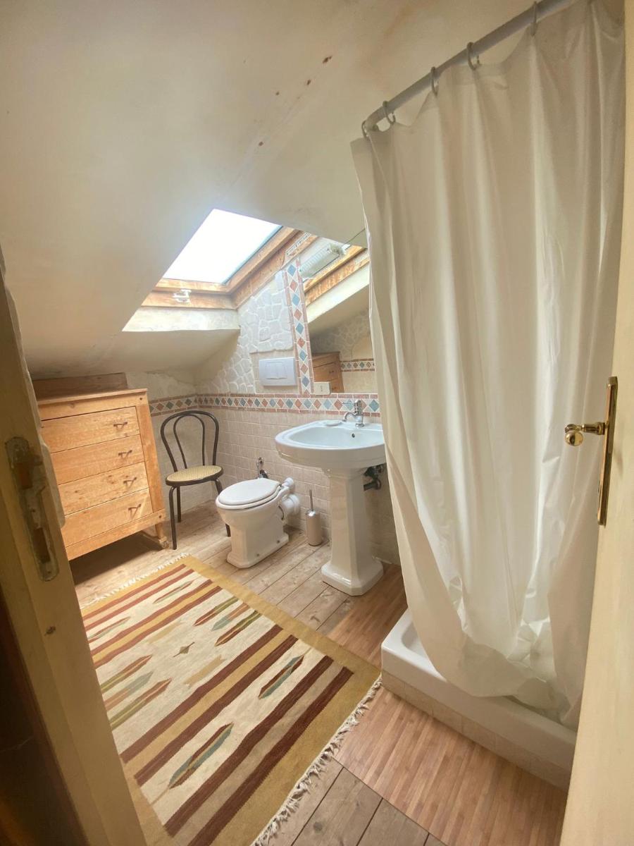 Splendida villetta con giardino - Housity