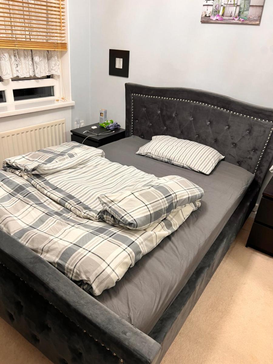 Five Newcastle Town House - Housity