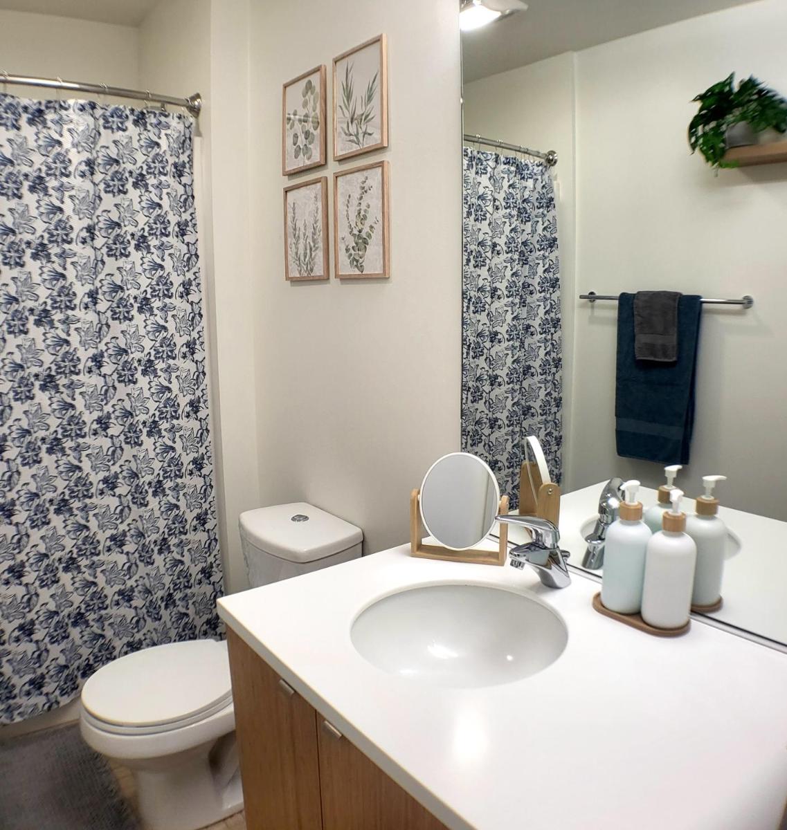 City Views & Downtown Bliss - Housity