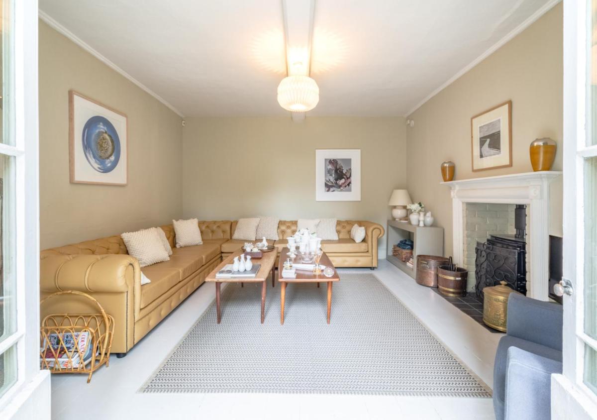 Dilham House - Housity