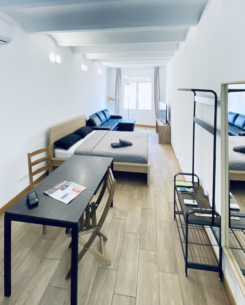 APL SANTS LOFTS BCN FiRA CAMP NOU - Housity