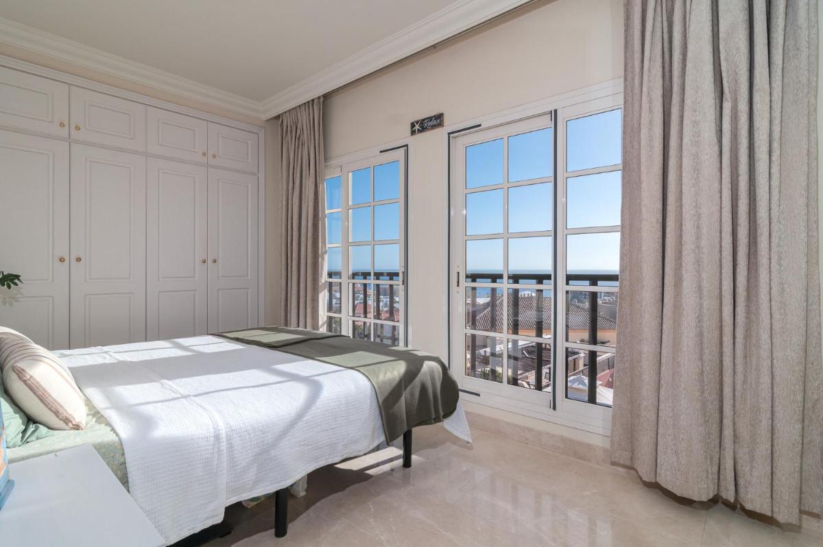 Beautiful 2 Bedroom Penthouse Terrazas Del Duque - Housity
