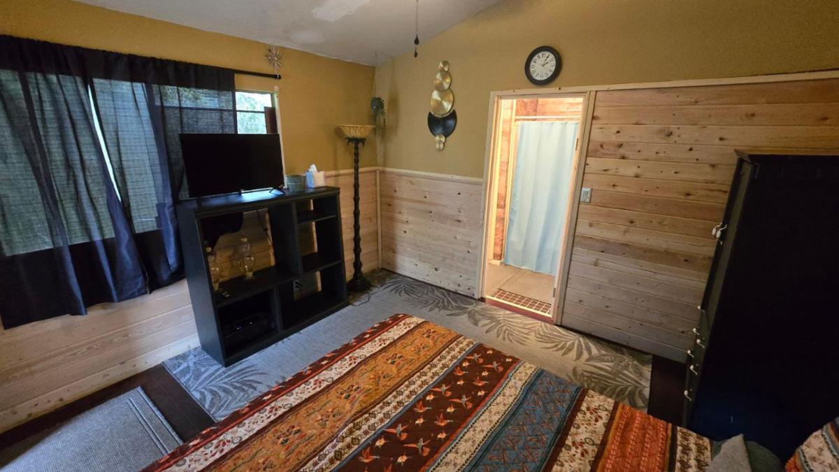 Plantation Home Banana Hut Haiku - Housity