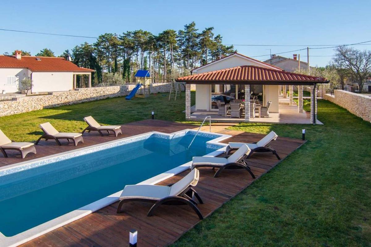 Villa Anica - Housity