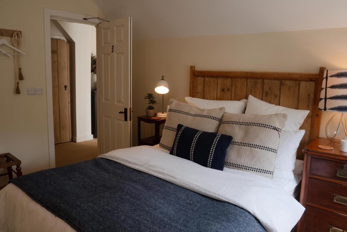 The Saxon Inn - Housity
