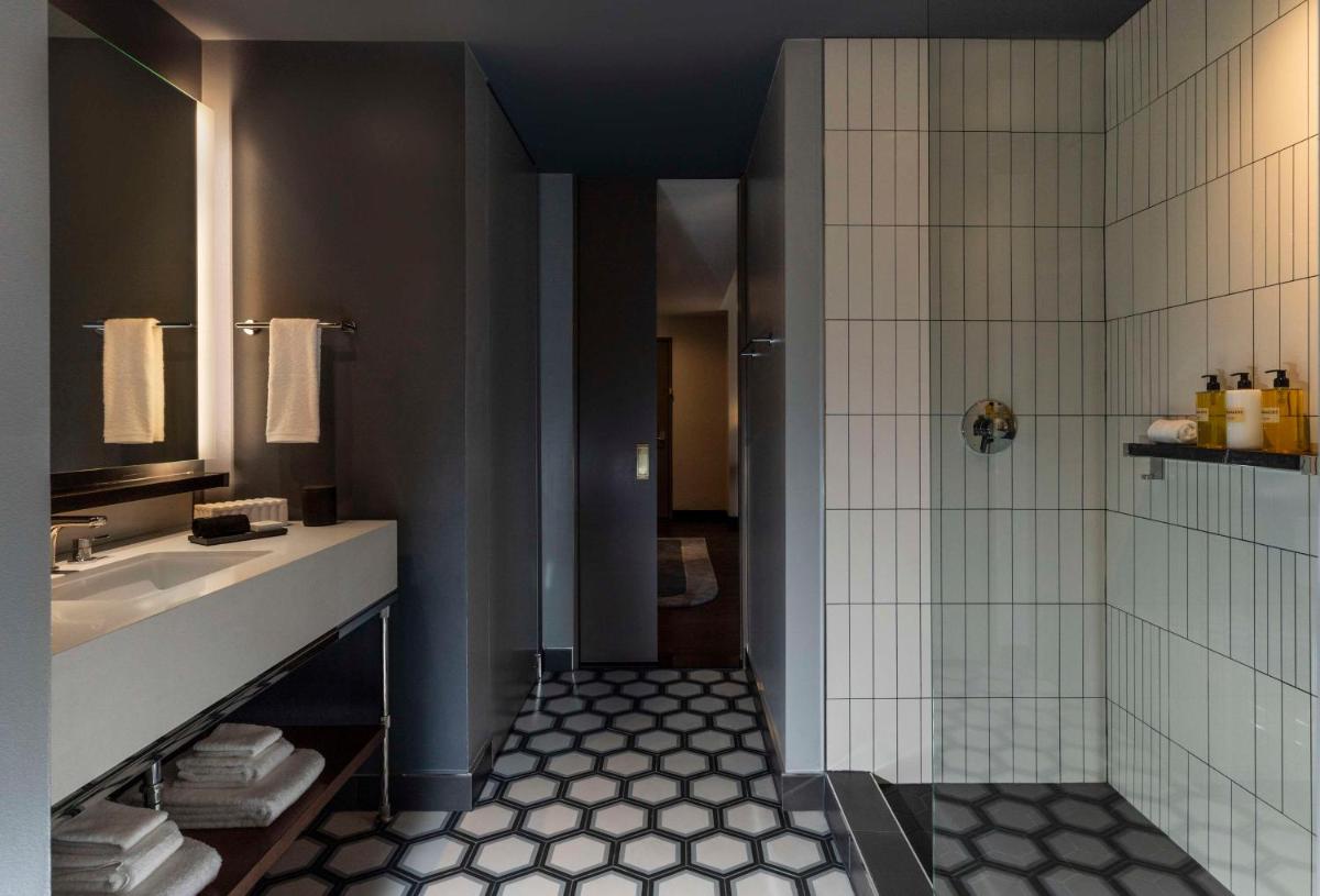 Thompson Dallas, by Hyatt - Housity