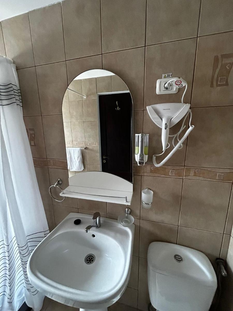 Hanul Rotbav - Housity