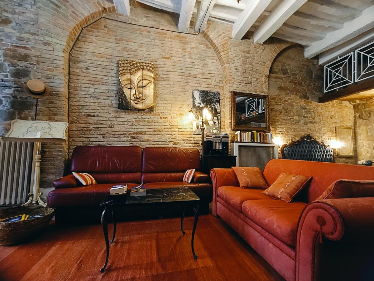 Old Style Studio - Housity