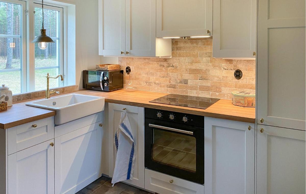 Awesome Home In Habo With Wifi - Housity
