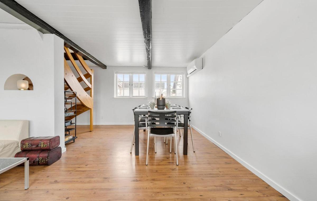 Cozy Home In Faaborg With Kitchen - Housity