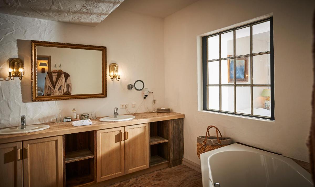 Ein Bett oder Betten in einem Zimmer der Unterkunft BLEICHE RESORT & SPA