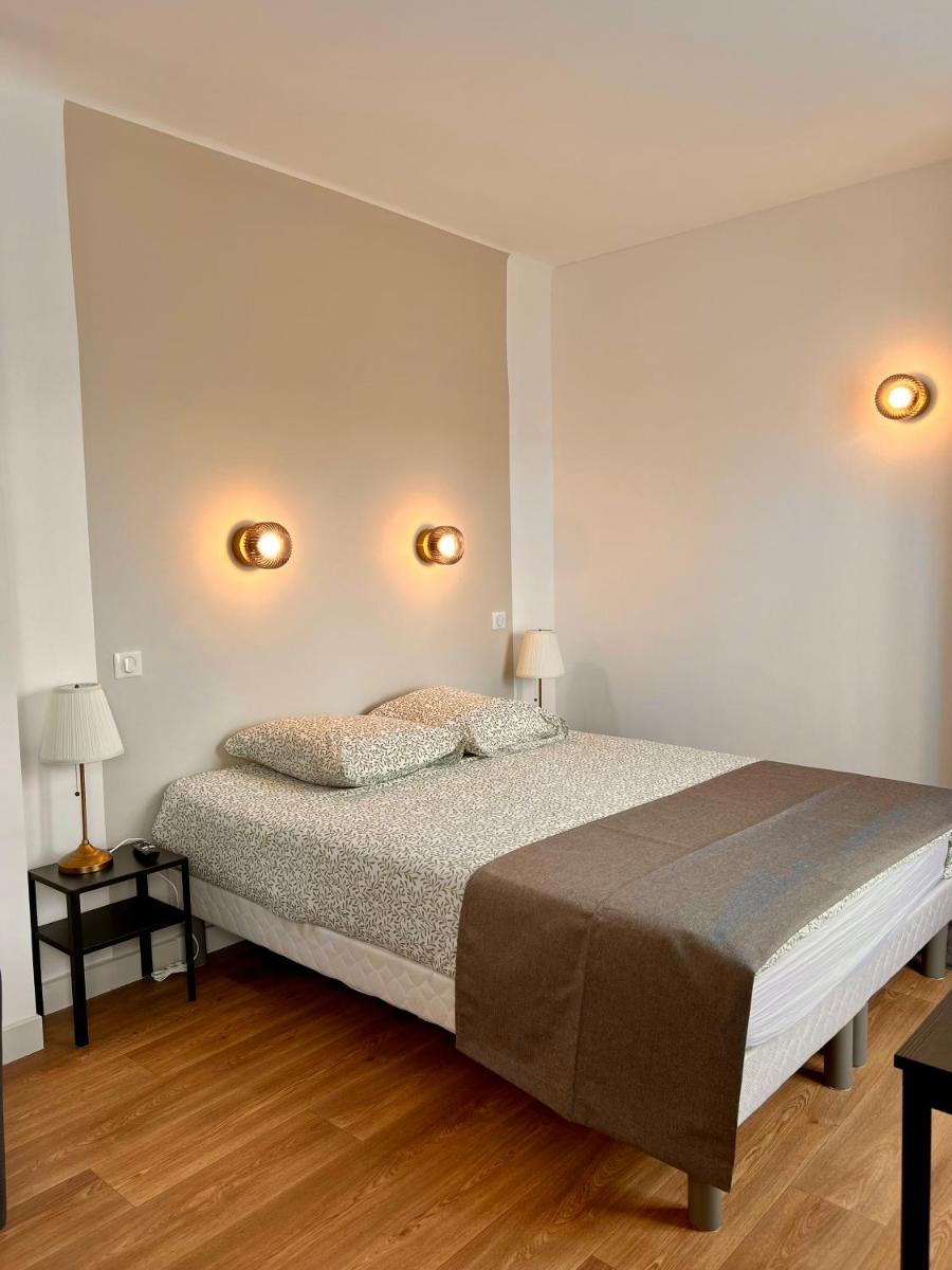 Studio 4 pers face gare SNCF Appart Hotel le Cygne D4 - Housity