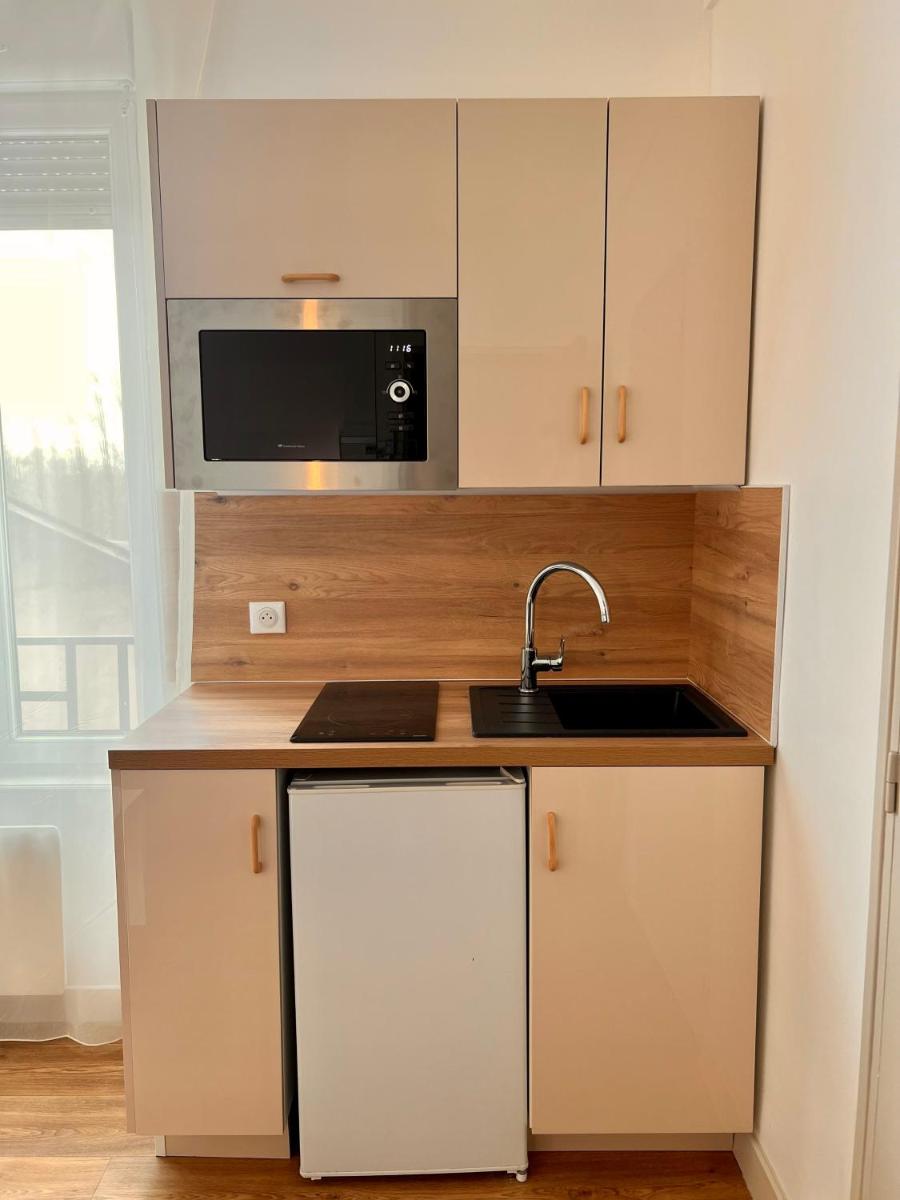 Studio 4 pers face gare SNCF Appart Hotel le Cygne D4 - Housity
